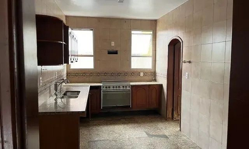 Apartamento De 4 Qua...