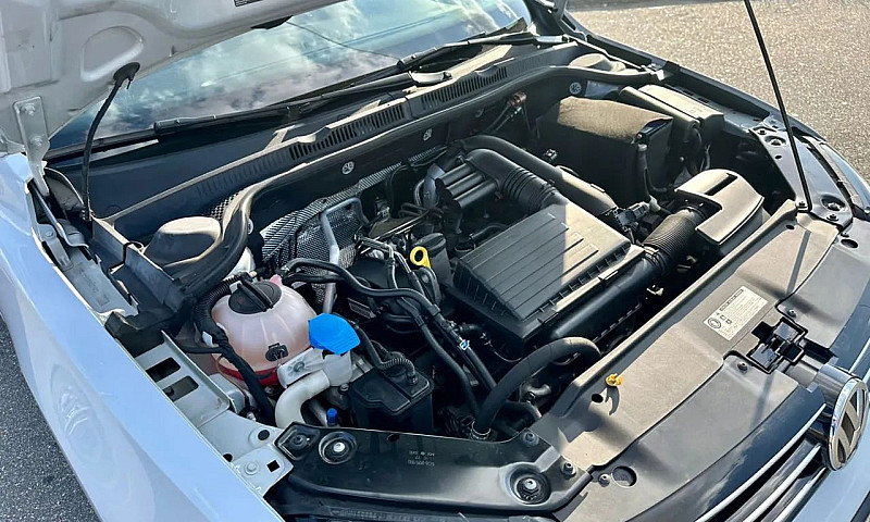 Volkswagen Jetta Com...