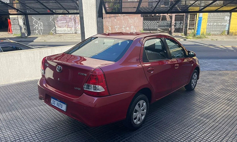 Toyota Etios Xs Seda...