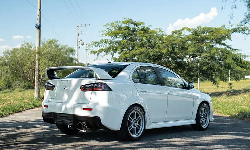 Mitsubishi Lancer 2....