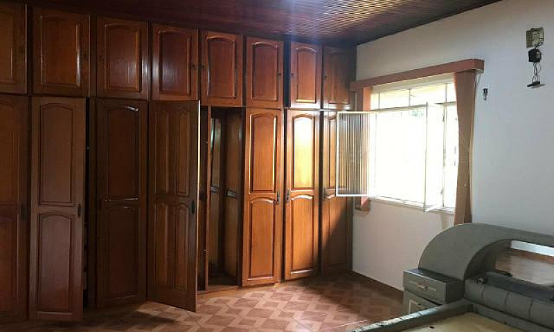 Casa Manoa . Três Qu...