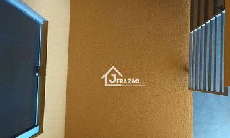 Casa Com 2 Dormitóri...