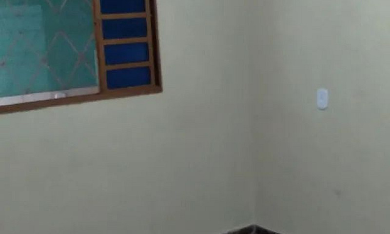 Alugo Um Apartamento...