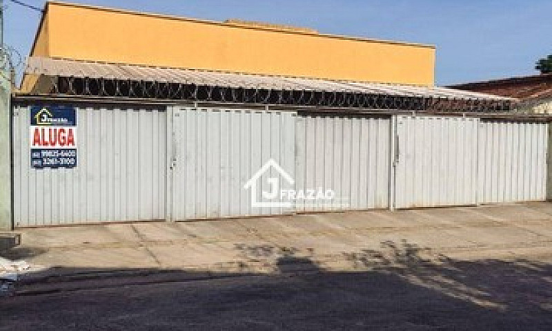 Casa Com 2 Dormitóri...