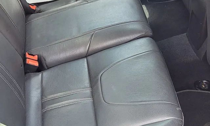 Ford Focus Sedan...