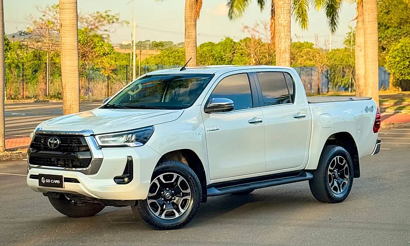 Toyota Hilux Srx 2.8...