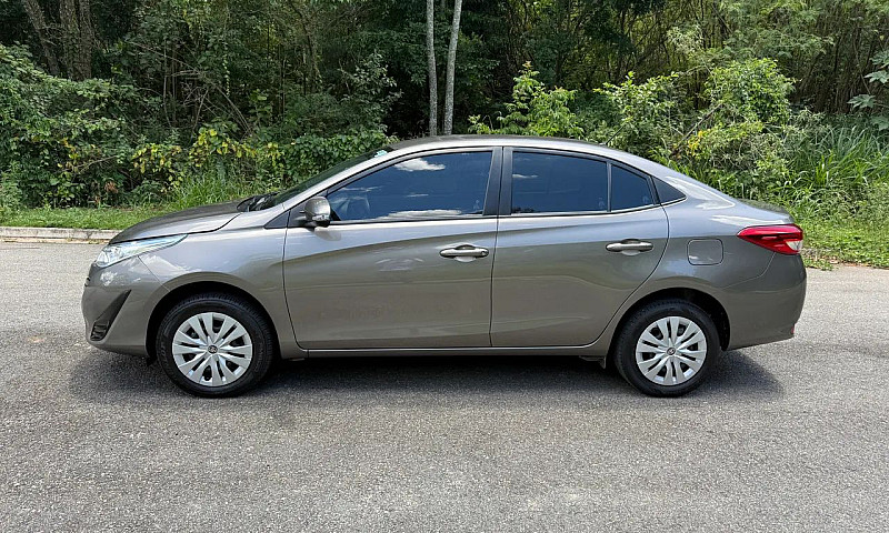Toyota Yaris Xl Live...