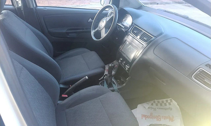 Volkswagen Fox 1.6 M...