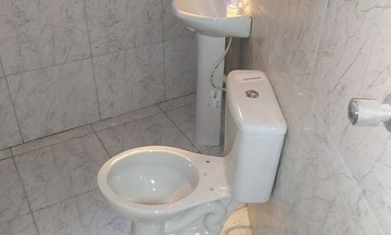 Casa Com 2 Dormitóri...
