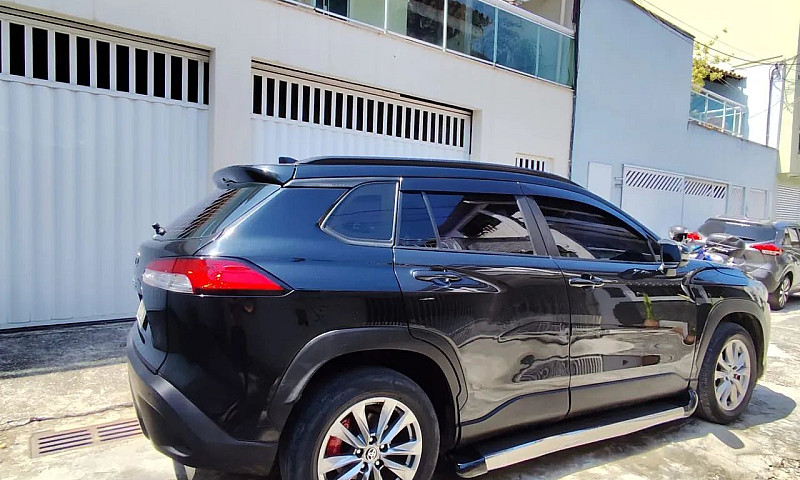 Toyota Corolla Cross...