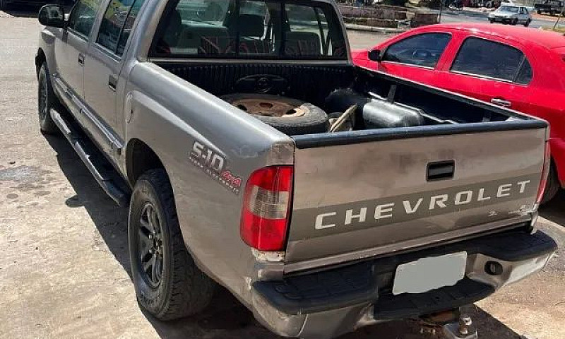 Chevrolet S10 Pick-U...