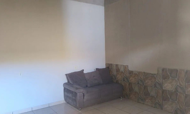Casa Pequena Com Are...