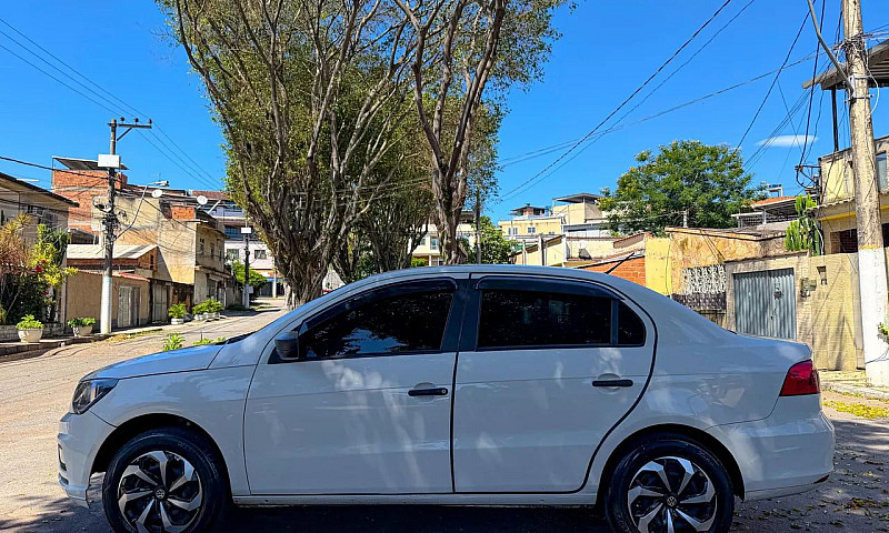 Volkswagen Voyage 1....