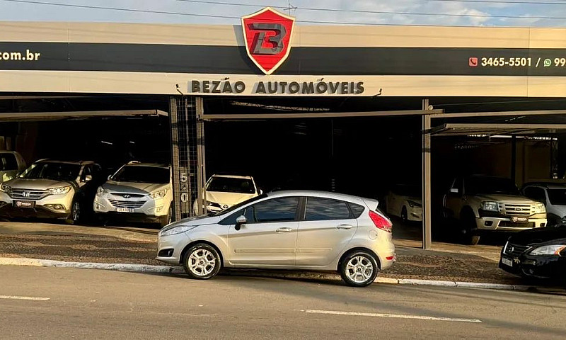 Ford Fiesta Se 1.6 8...