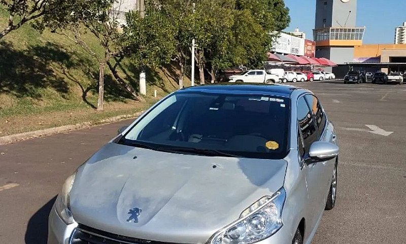 Peugeot 208 Griffe 1...