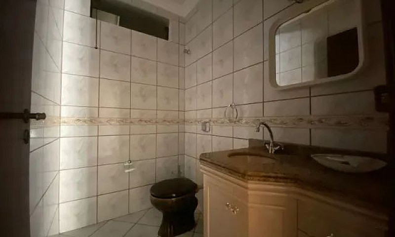 Casa De Bairro Ampla...