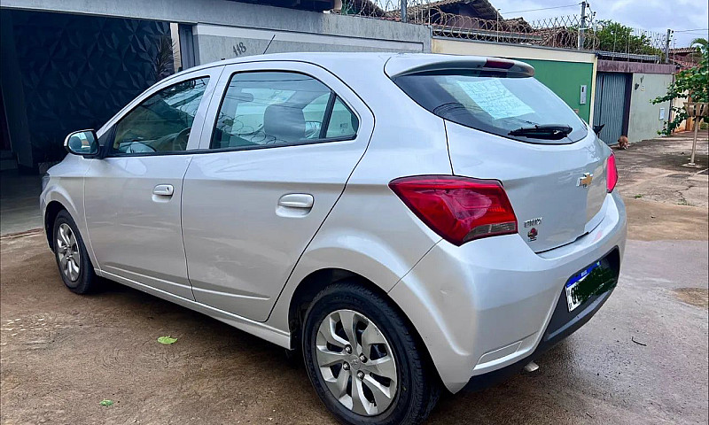 Chevrolet Onix Hatch...