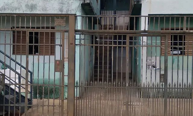 Alugo Um Apartamento...