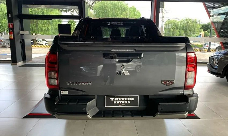 Mitsubishi Triton Ka...