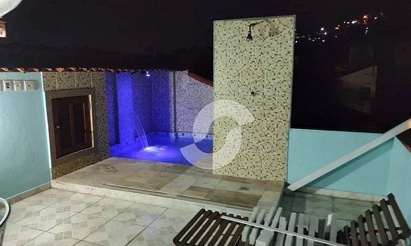 Casa Com 4 Dormitóri...