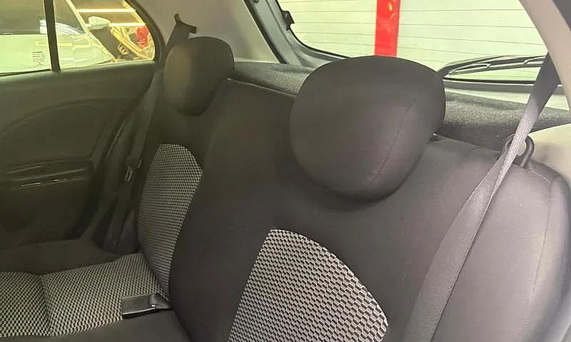 Nissan March 1.0 12V...