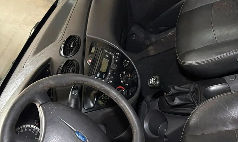 Ford Focus 1.6 S/Se/...