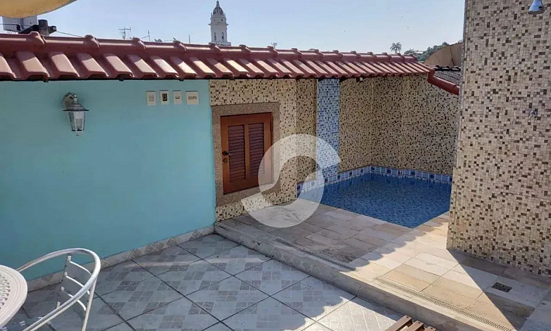 Casa Com 4 Dormitóri...