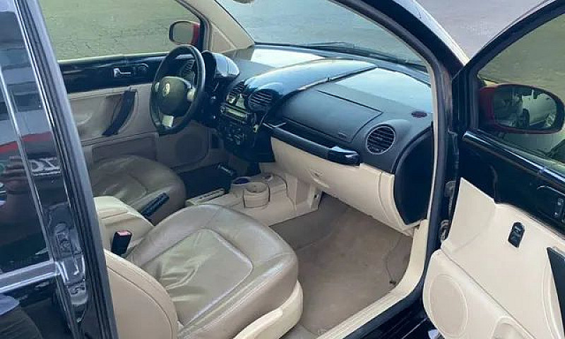 Volkswagen New Beetl...