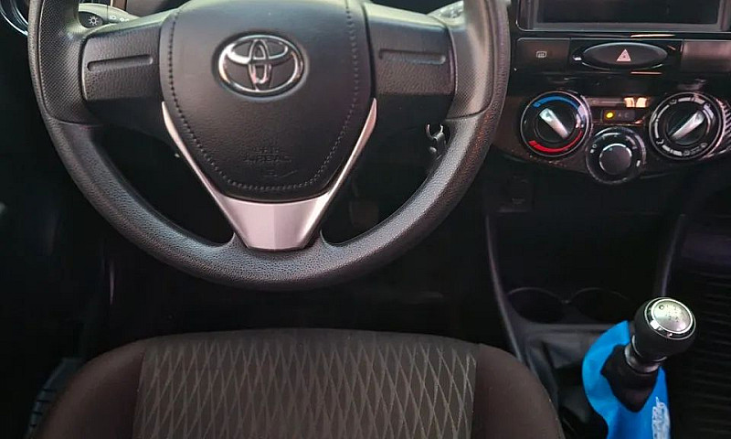 Toyota Etios X 1.3 F...