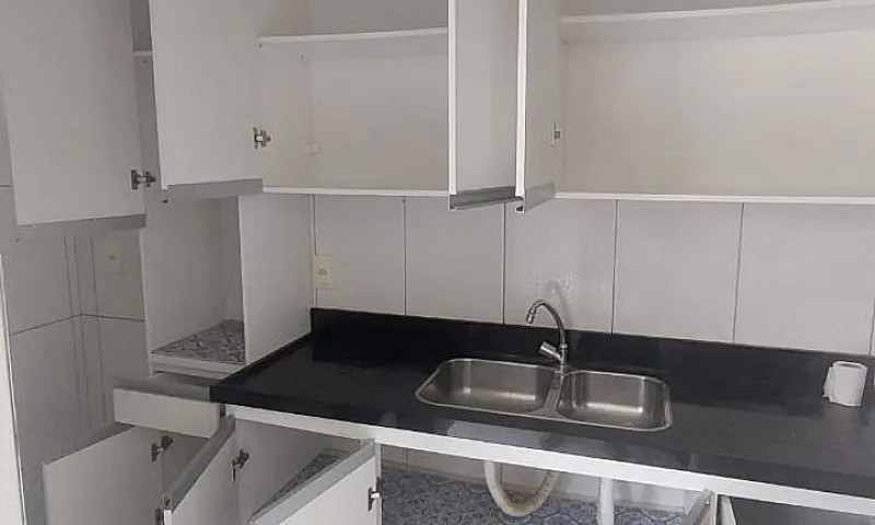 Alugo Casa Com Pisci...