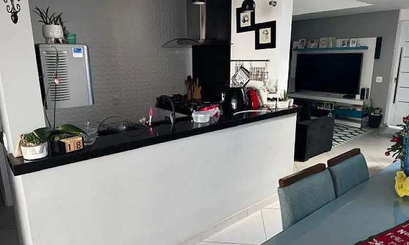 Vende-Se Casa No Con...