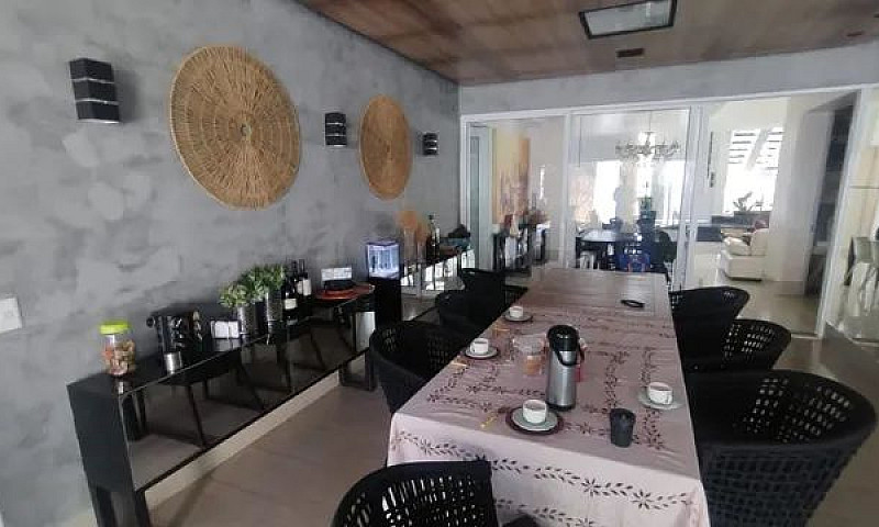 Casa De Condomínio P...