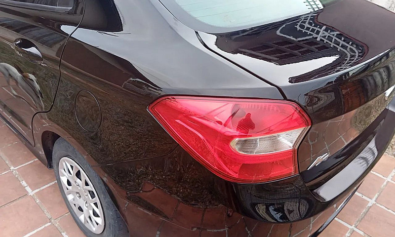 Ford Ka+ Sedan 1.0 T...