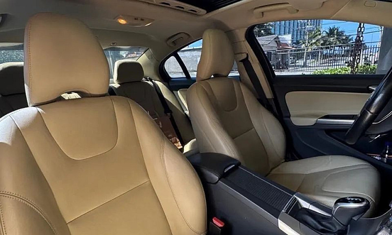 Volvo S60 2017 ...