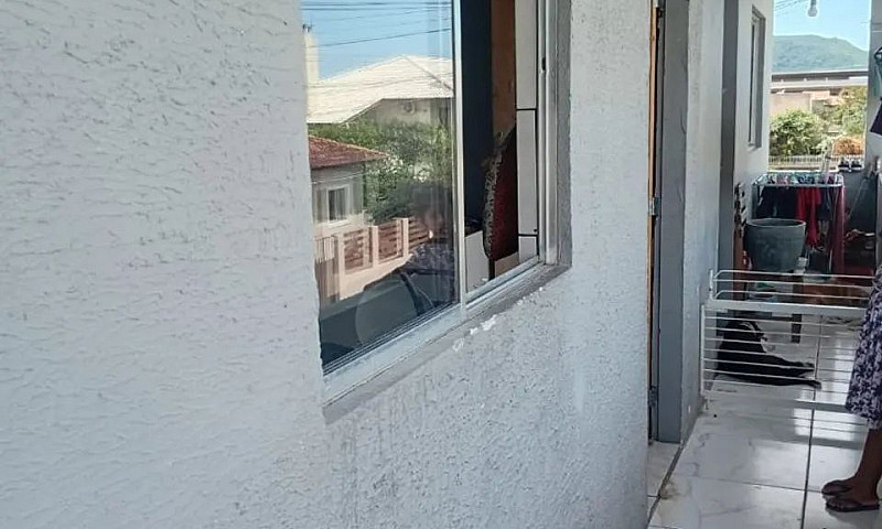 Apartamento R$ 1.600...