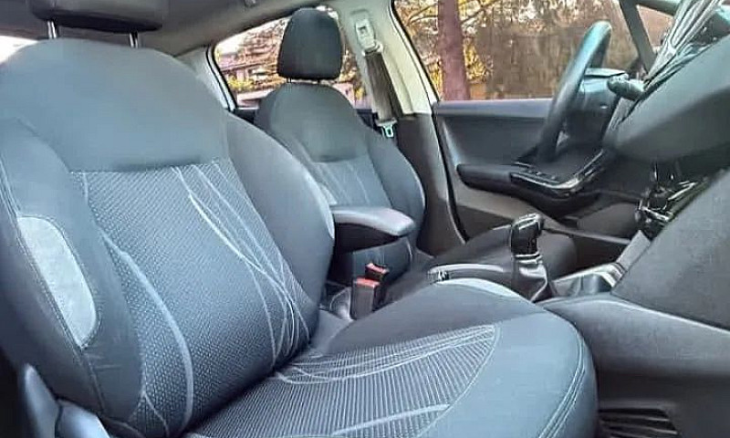 Peugeot 208 Active/A...