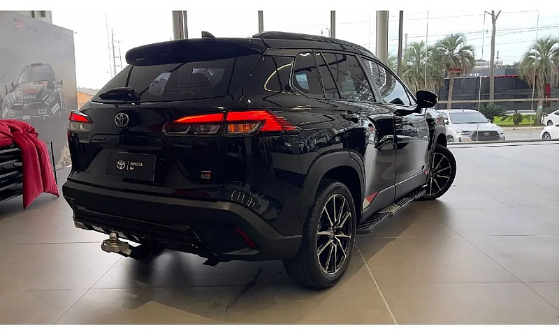 Toyota Corolla Cross...