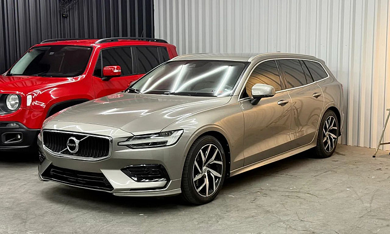 Volvo V60 T-5 Moment...