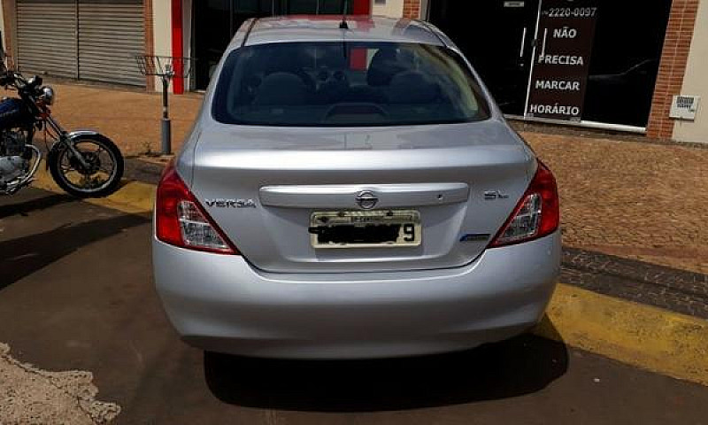 Nissan Versa Em Perf...