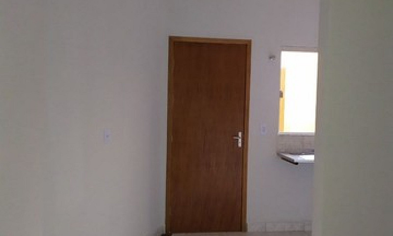Casa Com 2 Dormitóri...