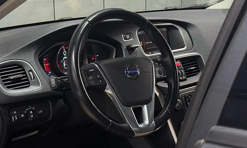 Volvo V40 T-4 2.0 Au...