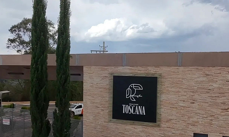 Casa Condomínio Fech...