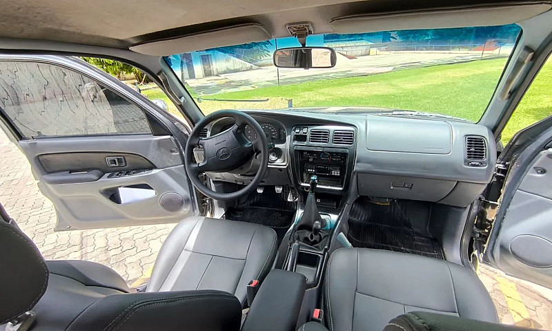 Toyota Hilux Sw4 4X4...
