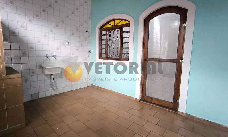 Casa Com 02 Dormitór...