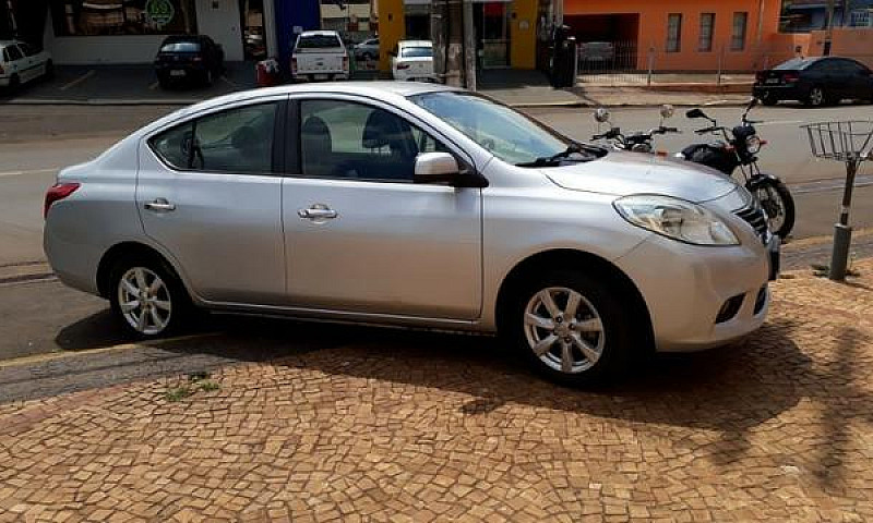 Nissan Versa Em Perf...