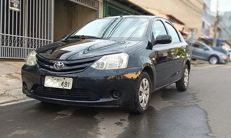 Toyota Etios Xs Seda...
