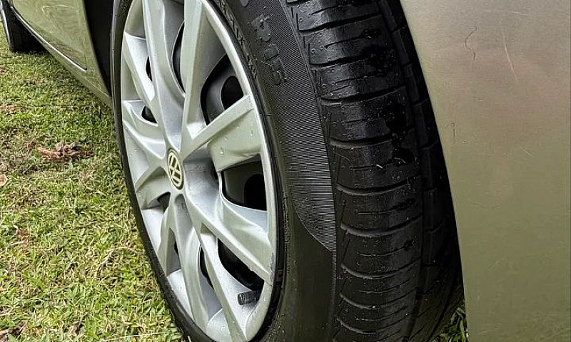 Volkswagen Fox 1.6 M...