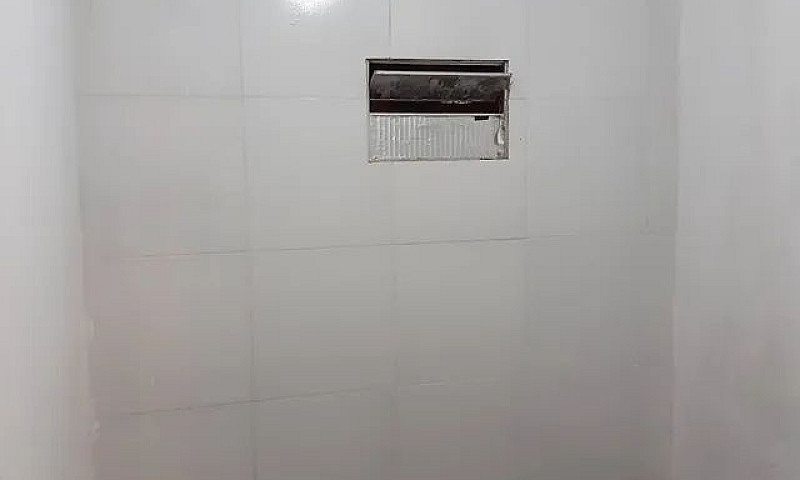 Aluga-Se Casa...