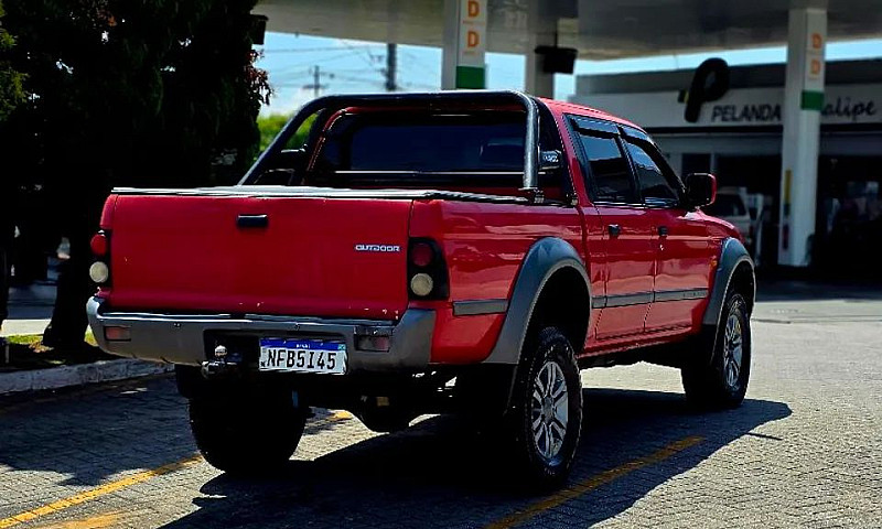 Mitsubishi L200 Outd...