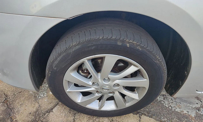 Nissan Sentra Sv 2.0...